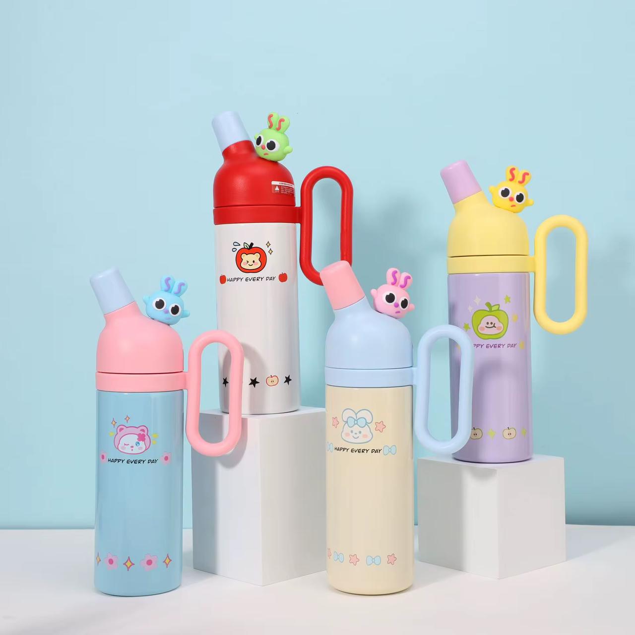 Kids water bottle with handle
